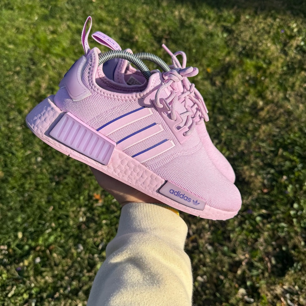 Women’s Adidas NMD R1 Bliss Lilac Pink Purple Shoes Sneakers SHW675001 Size 7.5